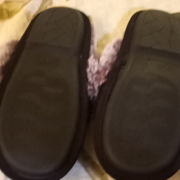 Jessica Simpson faux fur slip-on slippers - Picture 4 of 4